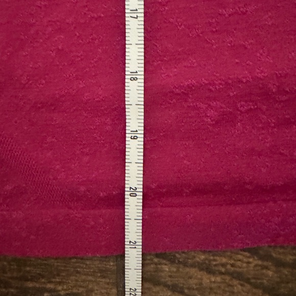 Lululemon Swiftly Tech Racerback in Pink Size 8 EUC - Picture 4 of 5